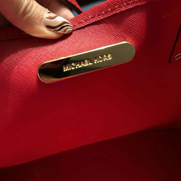 MK Michael Kors LOVE Drawstring Ballet Pink Voyager Jet Tote Bag - Picture 5 of 8